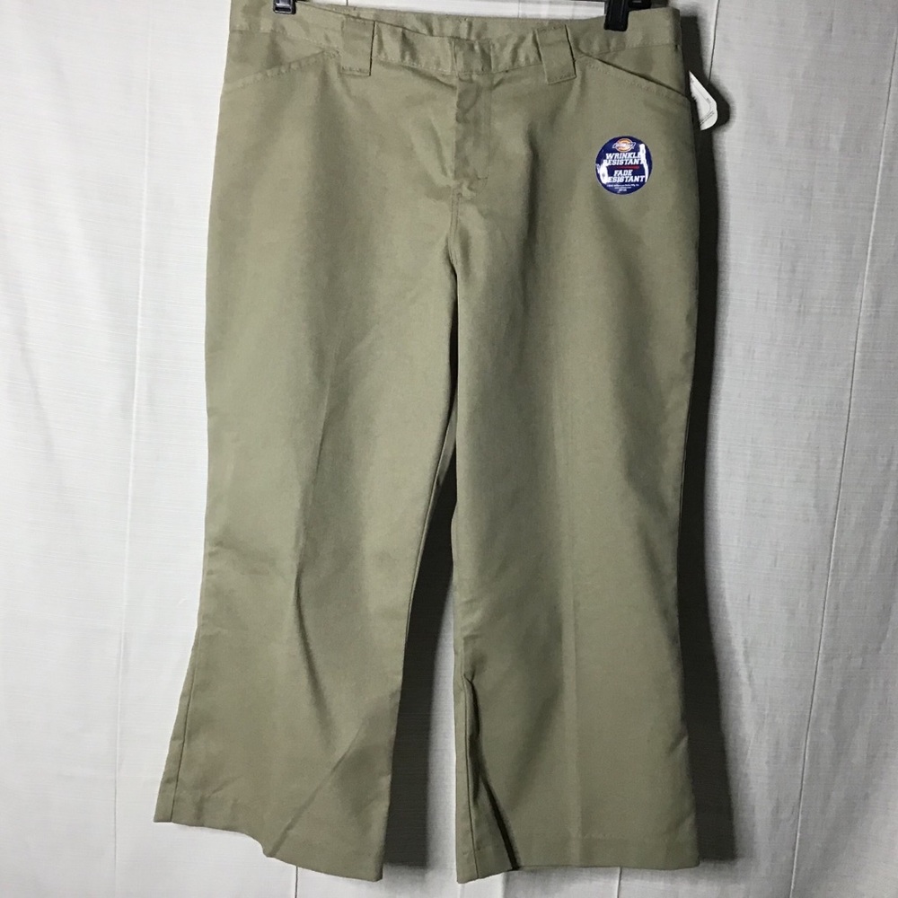 Dickies Girl’s Capri. Size 18